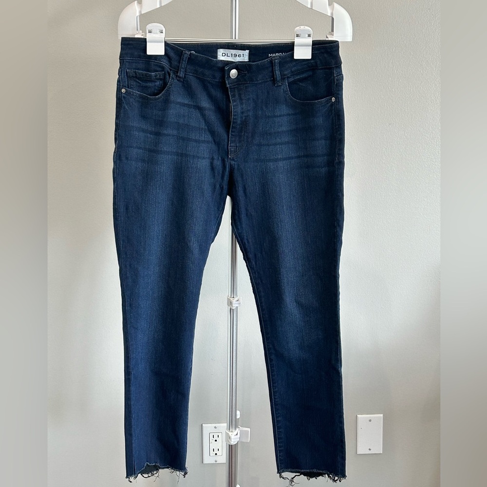 DL1961 Dark Wash jeans, Distressed Ankle Skinny w/ 360• Stretch, Size 31 (12)